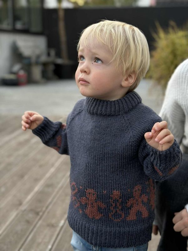 Pebberkage-genser - Ferdigstrikka