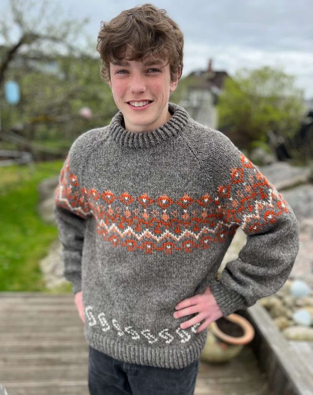 Ar sweater (pattern)