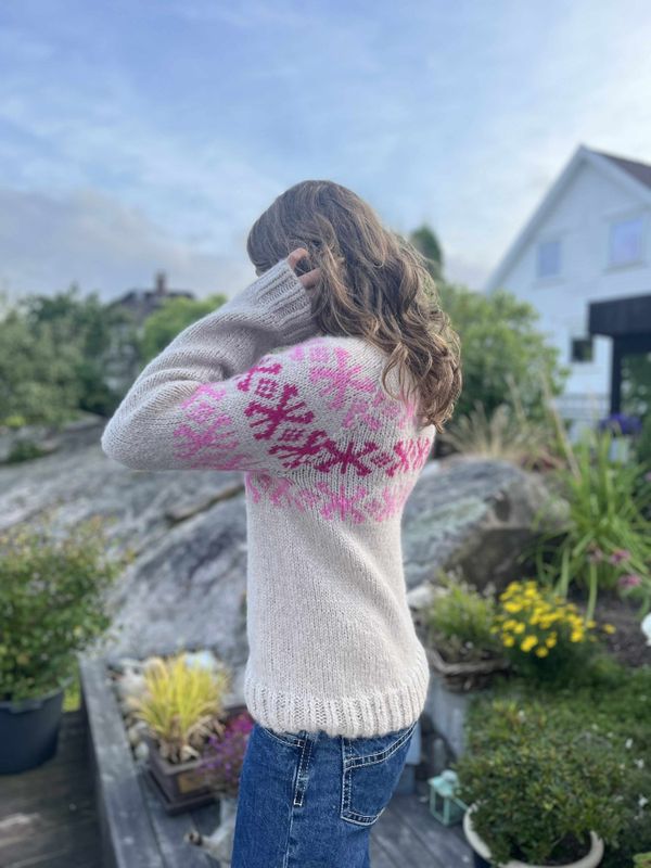 Trollholmen sweater 