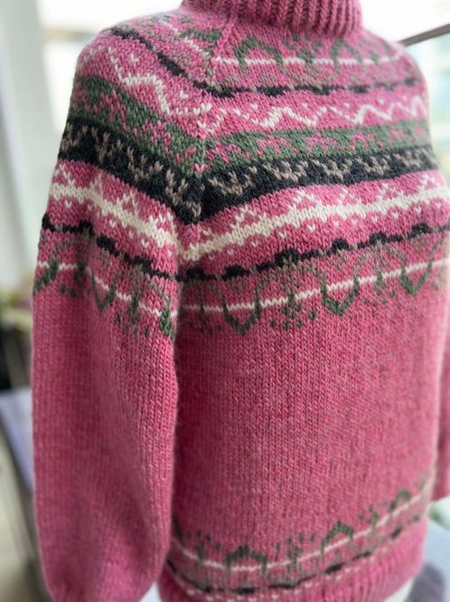 Hovedbilde Randholm-genser, rosa (oppskrift)