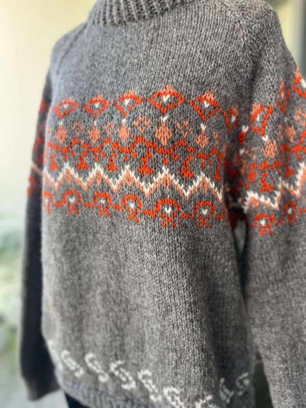 Ar sweater