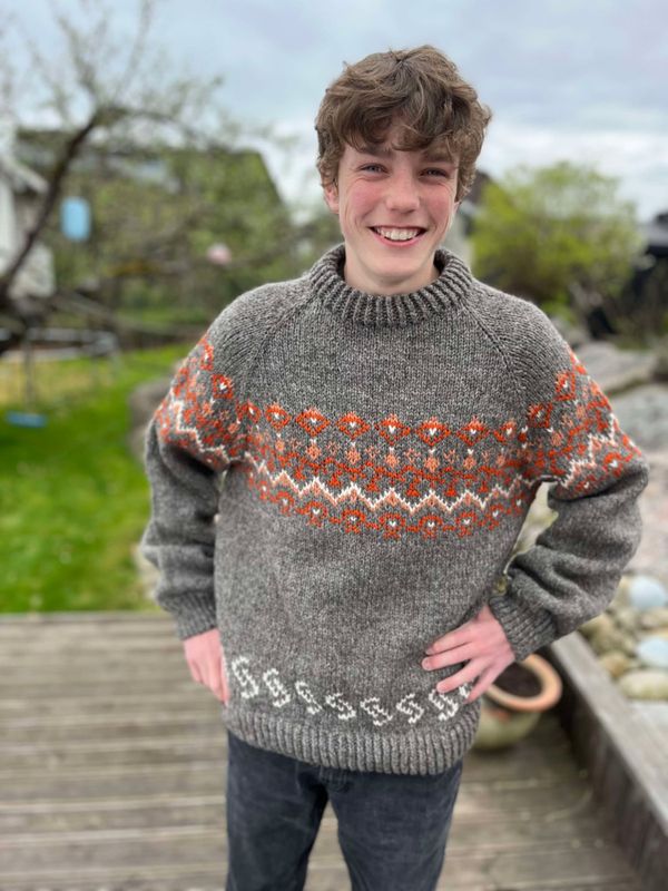 Ar sweater (pattern)