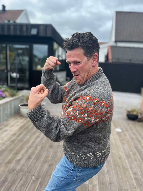 Ar sweater (pattern)